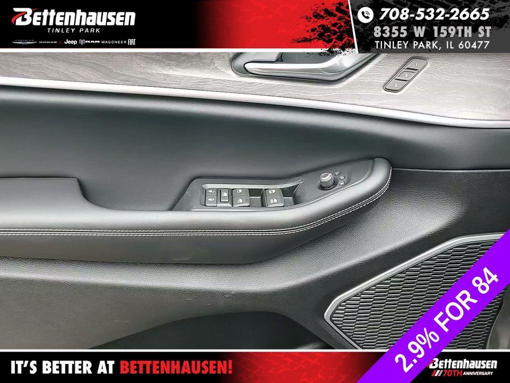 new 2026 Jeep Grand Cherokee car, priced at $40,717