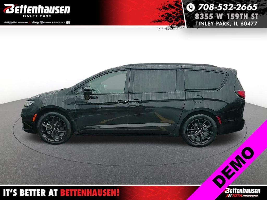 new 2026 Chrysler Pacifica car, priced at $42,724