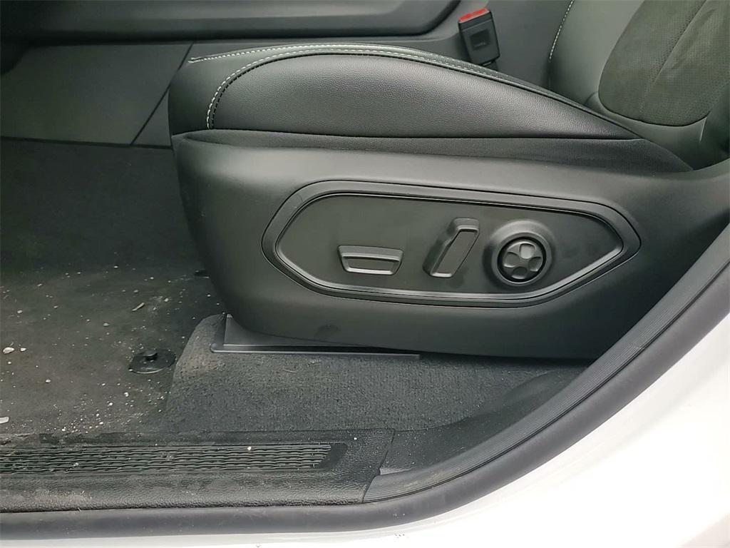 new 2026 Jeep Grand Cherokee car, priced at $46,876