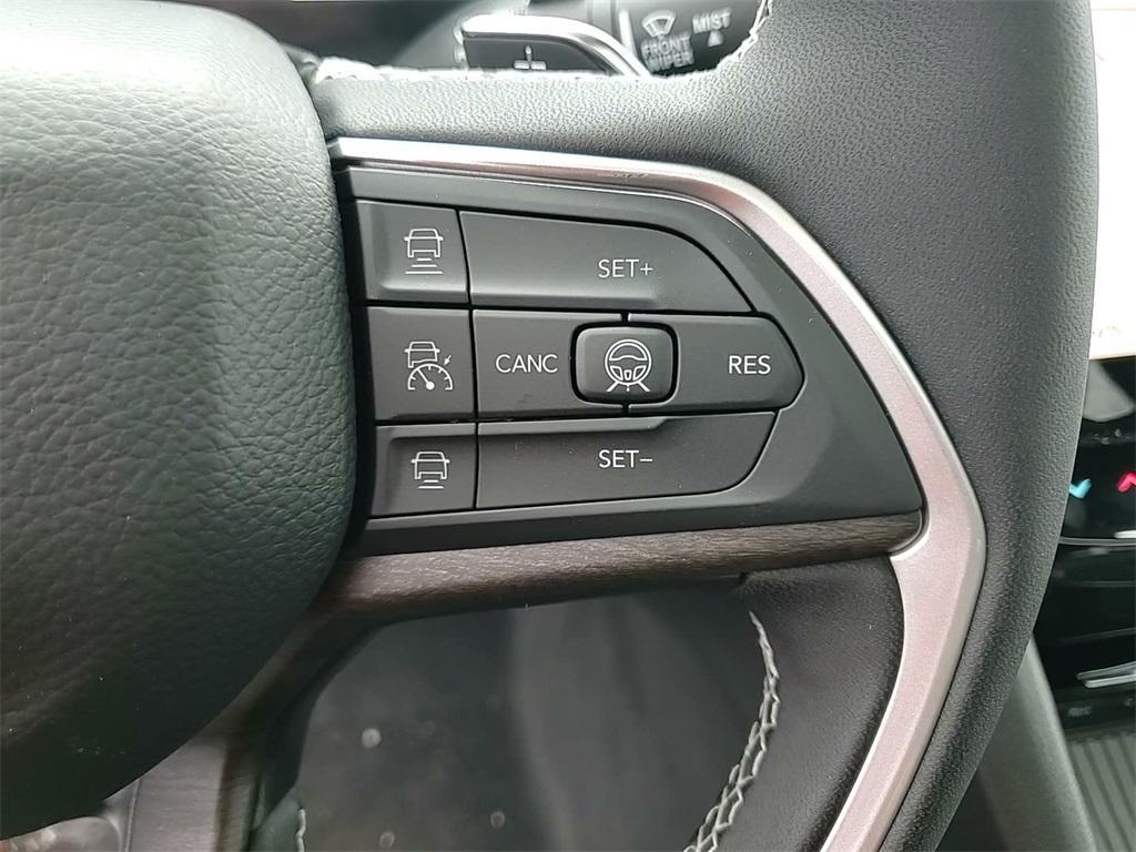 new 2026 Jeep Grand Cherokee car, priced at $46,876