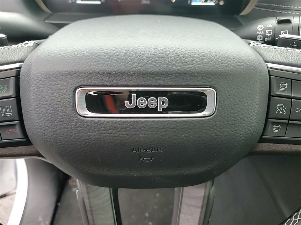 new 2026 Jeep Grand Cherokee car, priced at $46,876