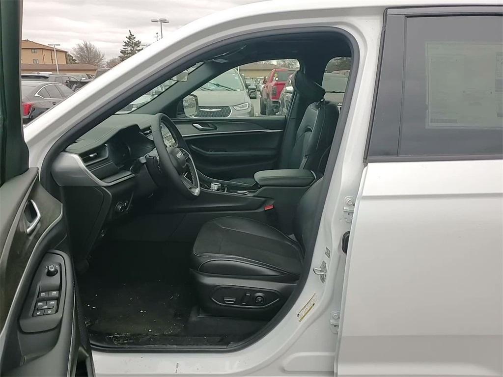 new 2026 Jeep Grand Cherokee car, priced at $46,876