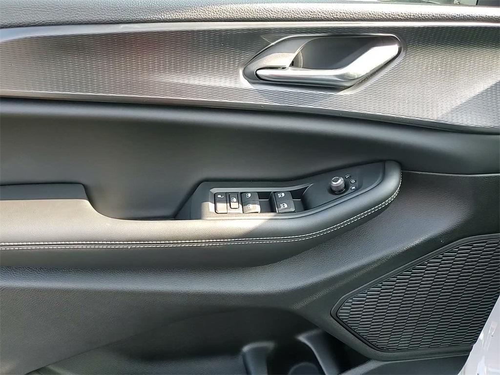 new 2025 Jeep Grand Cherokee car, priced at $38,540