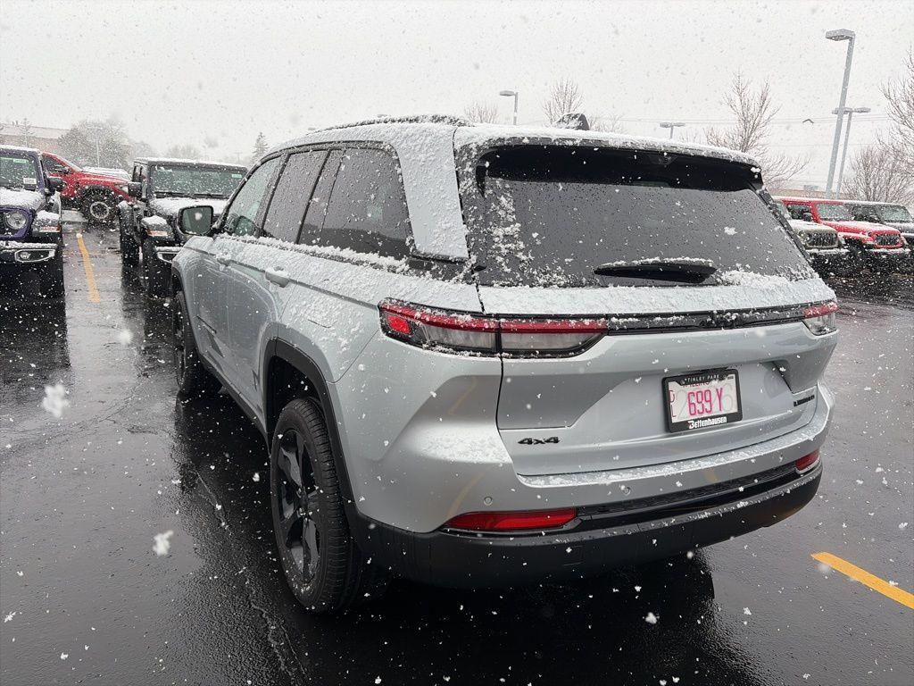 used 2025 Jeep Grand Cherokee car, priced at $42,900