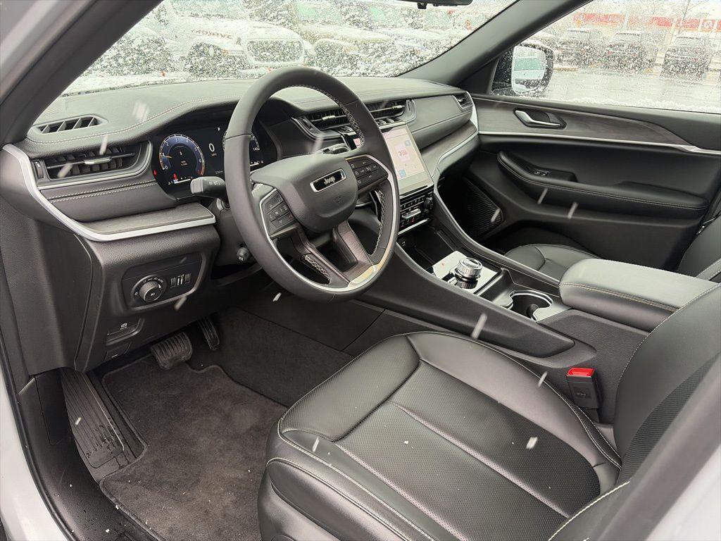 used 2025 Jeep Grand Cherokee car, priced at $42,900