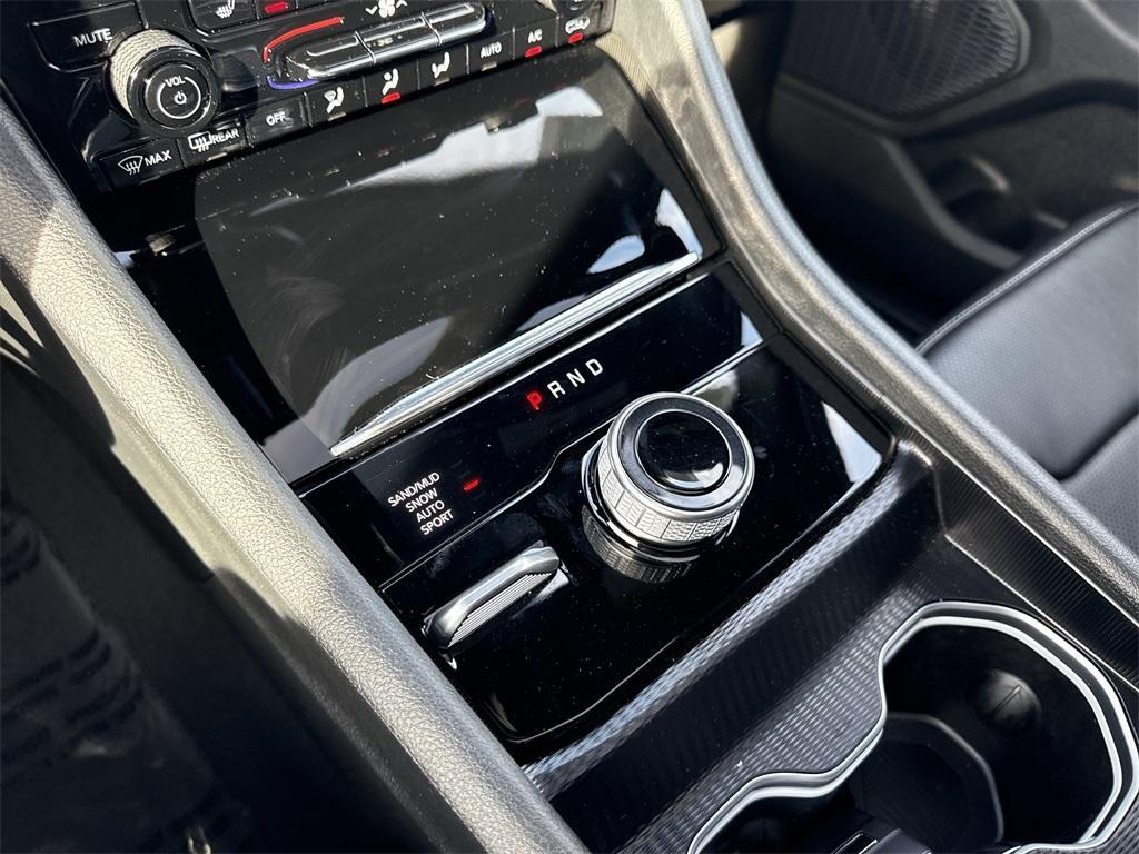 new 2025 Jeep Grand Cherokee car, priced at $42,304