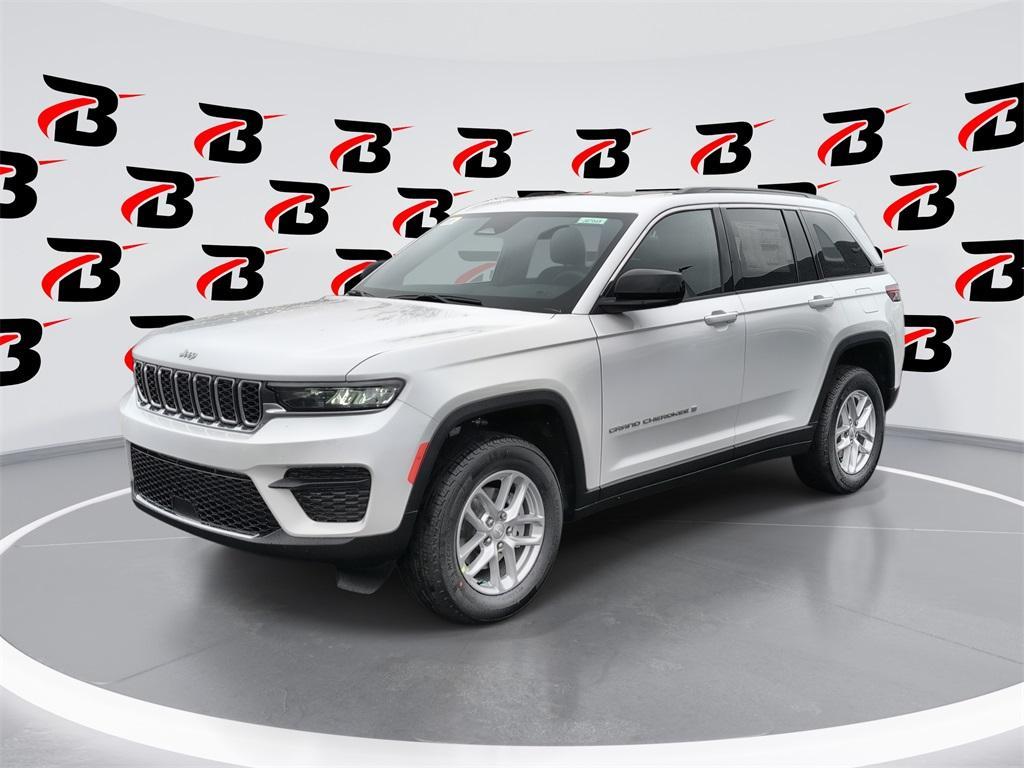 new 2025 Jeep Grand Cherokee car, priced at $35,882