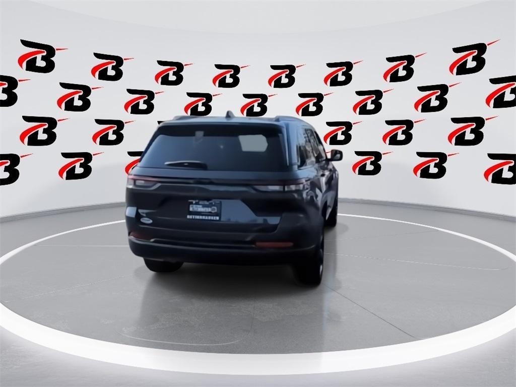 new 2025 Jeep Grand Cherokee car, priced at $39,358
