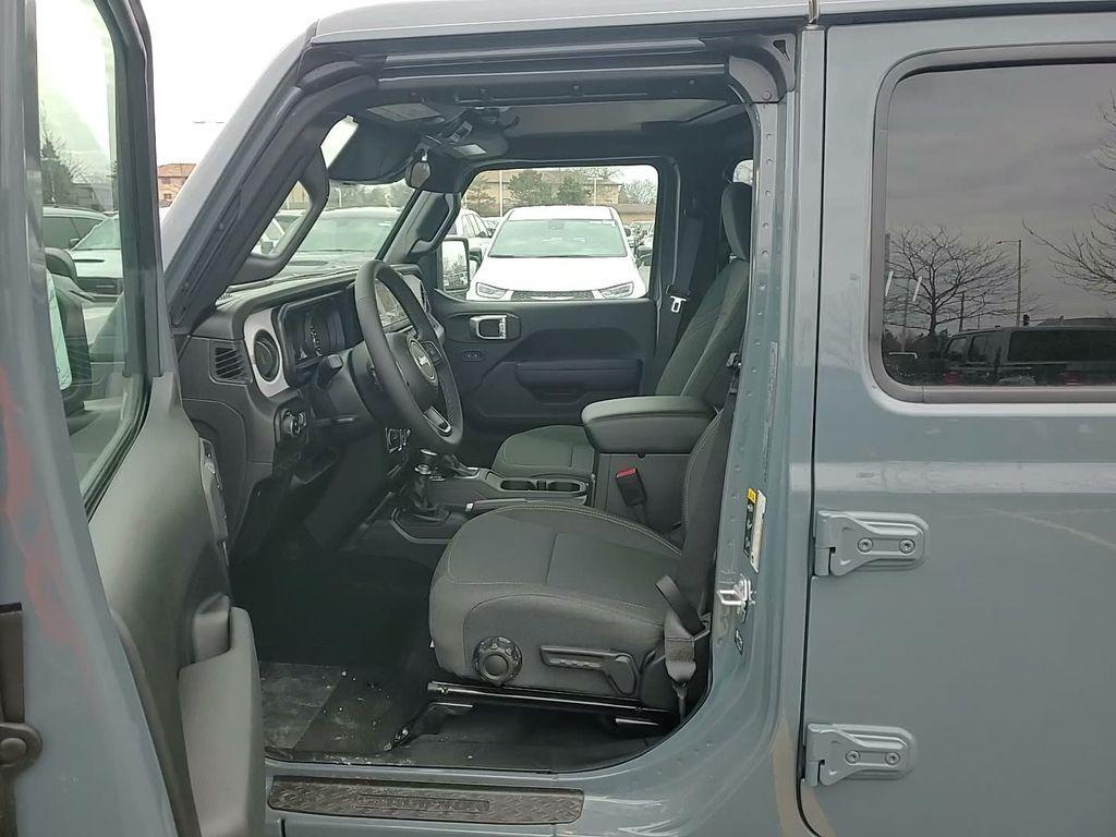 new 2026 Jeep Gladiator car, priced at $42,261