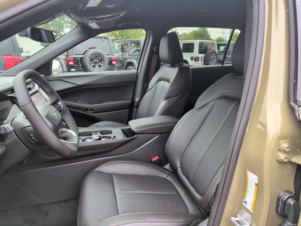 new 2026 Jeep Cherokee car, priced at $39,211