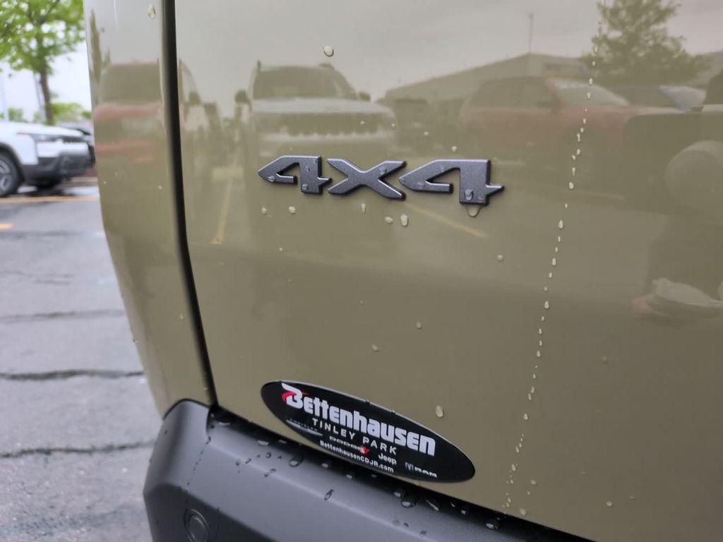 new 2026 Jeep Cherokee car, priced at $39,211