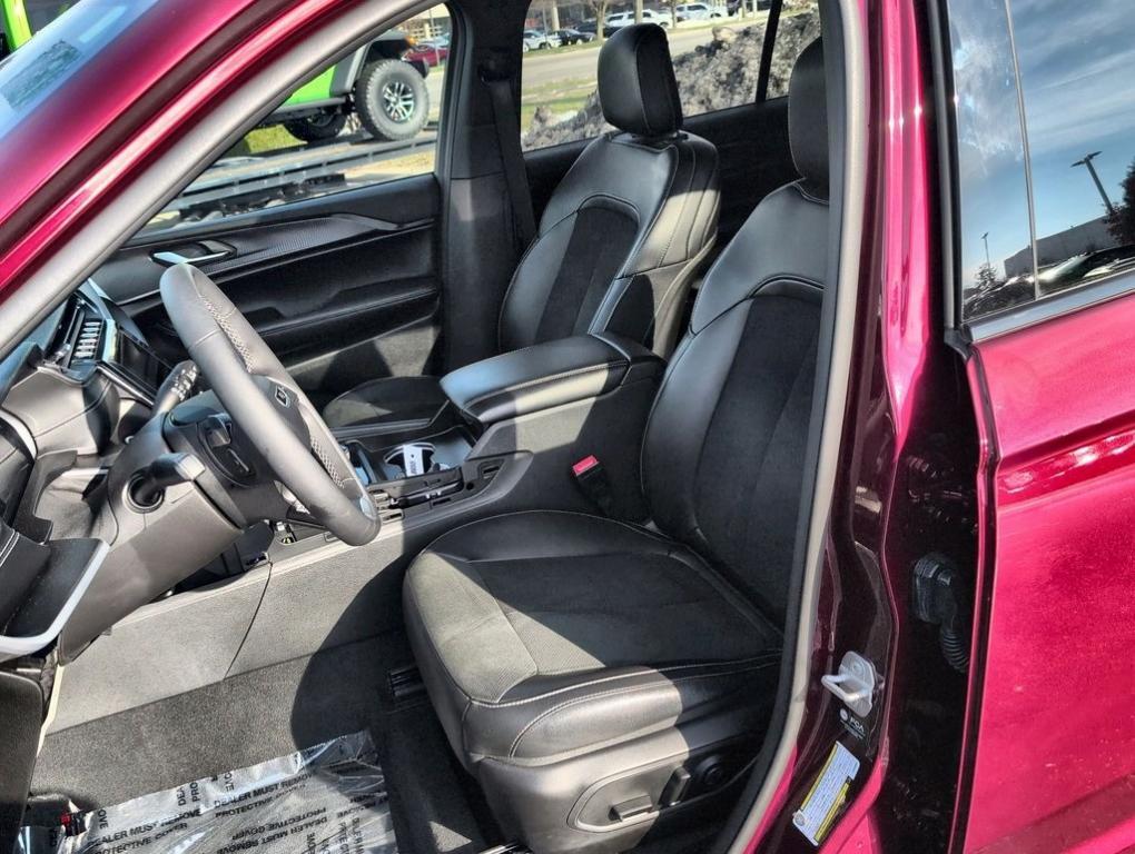 used 2025 Jeep Grand Cherokee L car, priced at $38,428