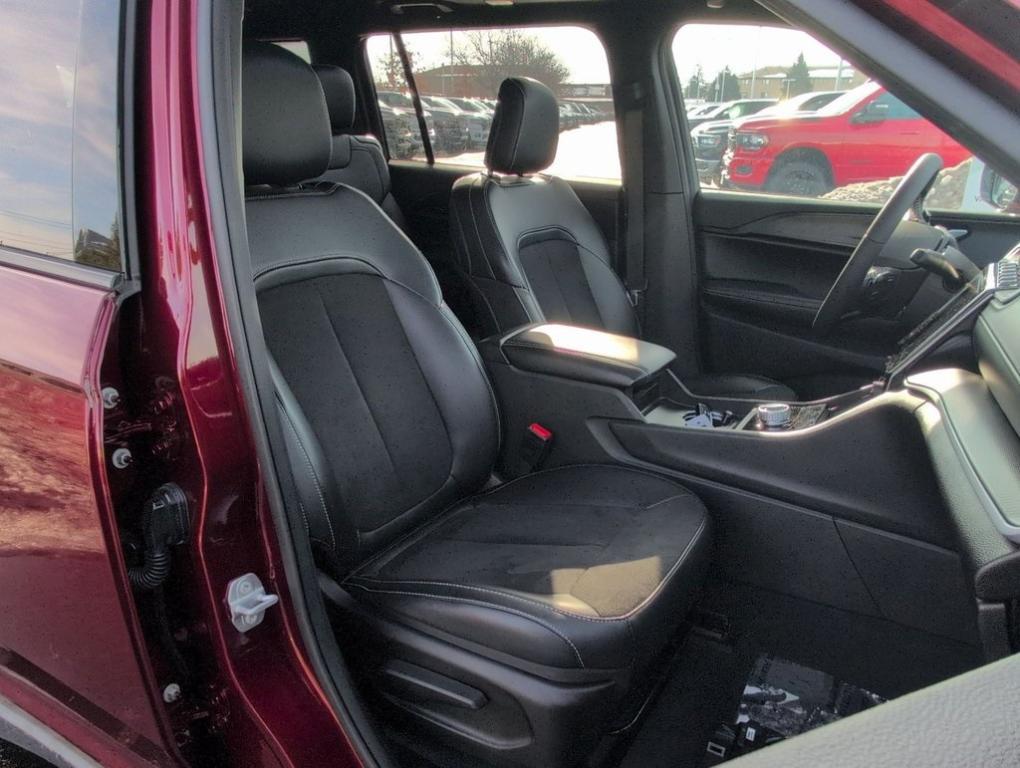 used 2025 Jeep Grand Cherokee L car, priced at $38,428