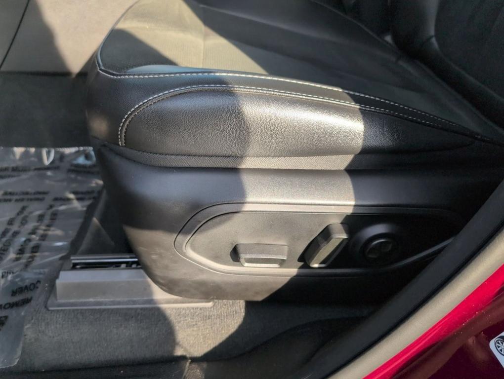 used 2025 Jeep Grand Cherokee L car, priced at $38,428