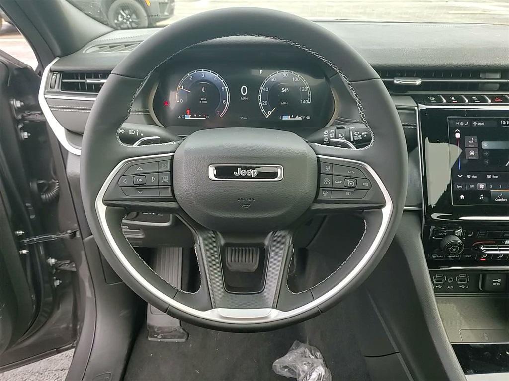 new 2025 Jeep Grand Cherokee car, priced at $37,627