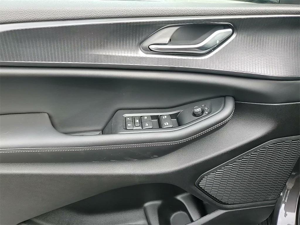 new 2025 Jeep Grand Cherokee car, priced at $37,627