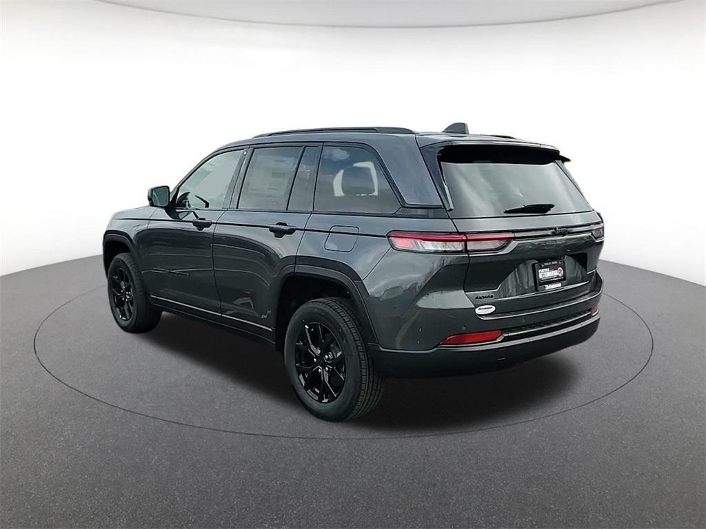 new 2025 Jeep Grand Cherokee car, priced at $37,627