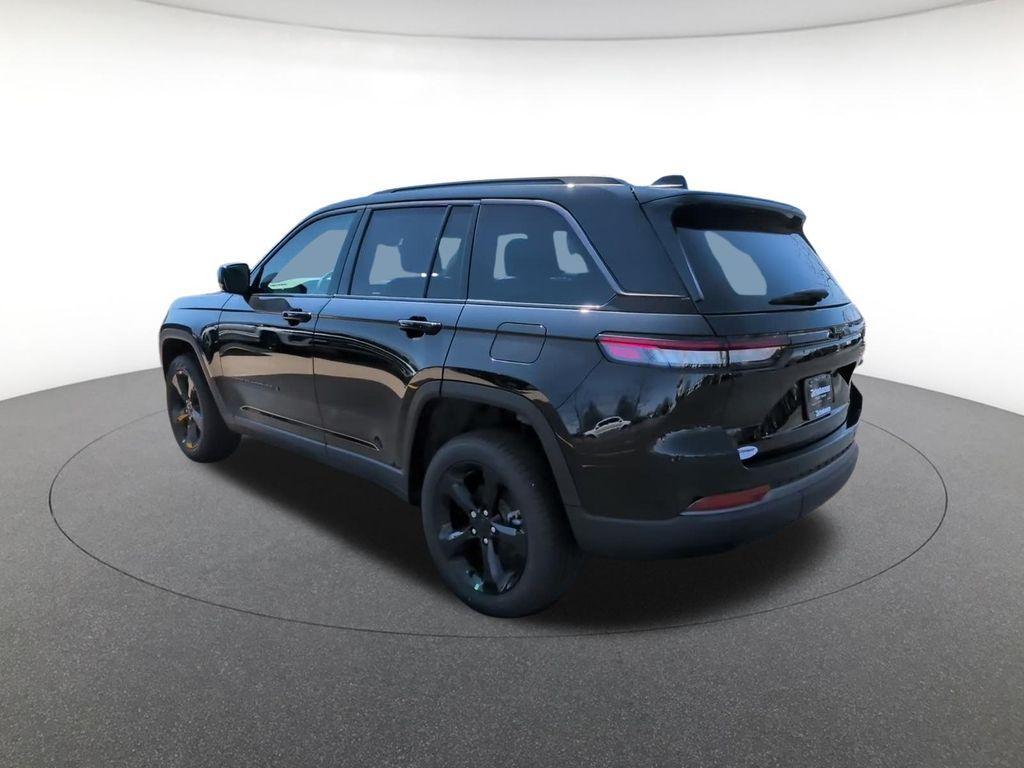 new 2026 Jeep Grand Cherokee car, priced at $43,239