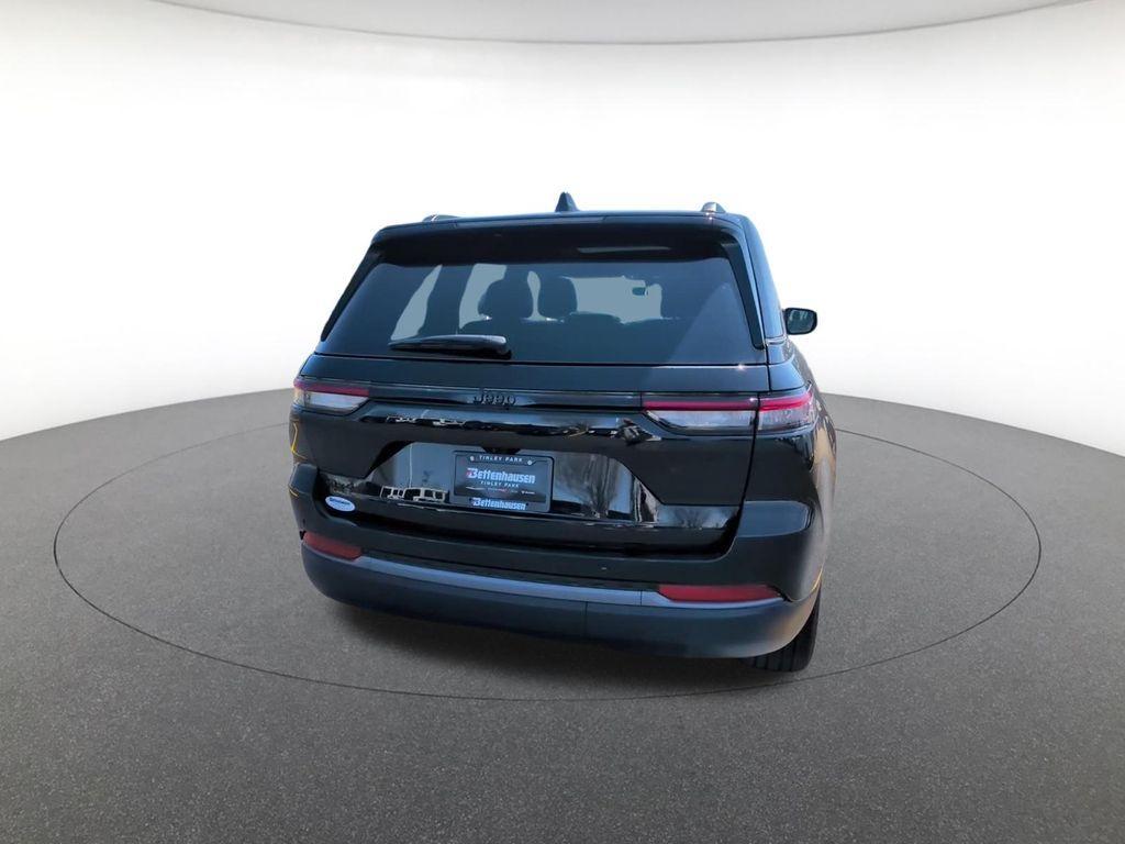 new 2026 Jeep Grand Cherokee car, priced at $43,239