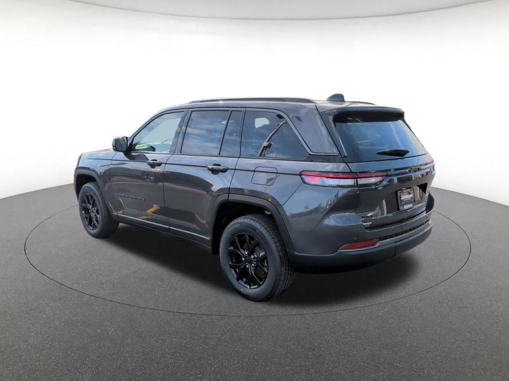 new 2026 Jeep Grand Cherokee car, priced at $45,384