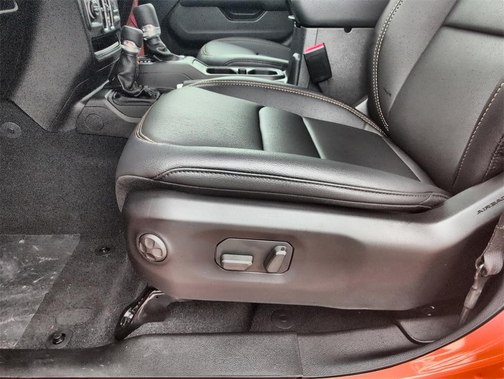 new 2025 Jeep Gladiator car, priced at $43,298