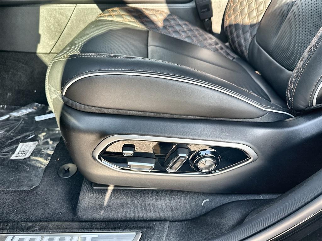 new 2025 Jeep Grand Cherokee L car, priced at $60,046