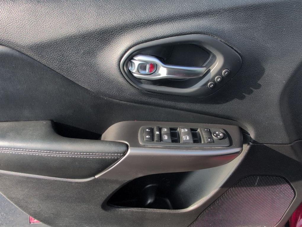 used 2020 Jeep Cherokee car, priced at $21,489