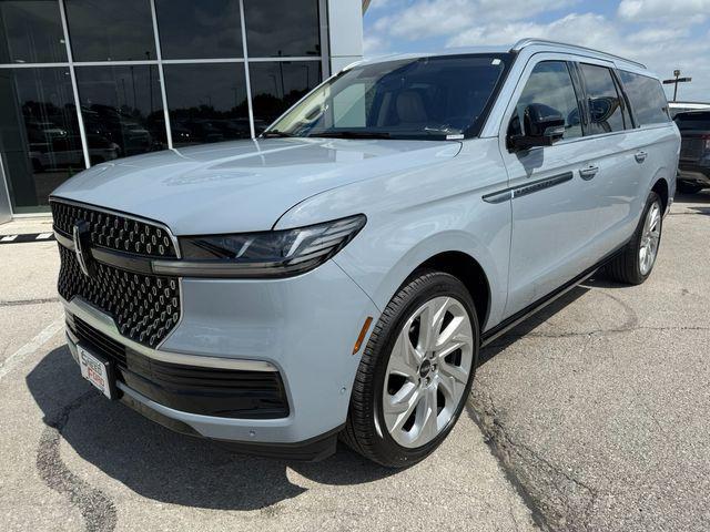 used 2025 Lincoln Navigator car, priced at $82,498