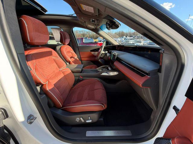 used 2024 Lincoln Nautilus car, priced at $56,999