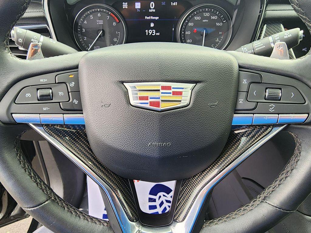 used 2024 Cadillac XT6 car, priced at $41,455