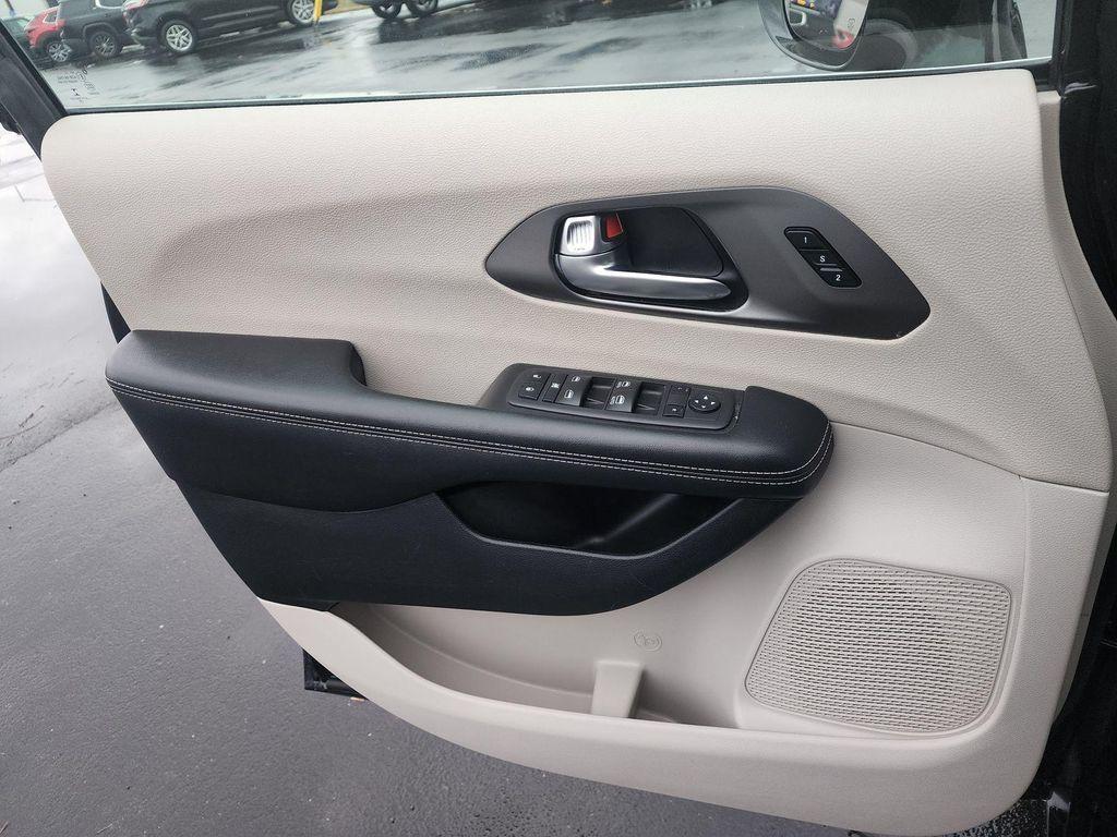 used 2022 Chrysler Pacifica car, priced at $22,781