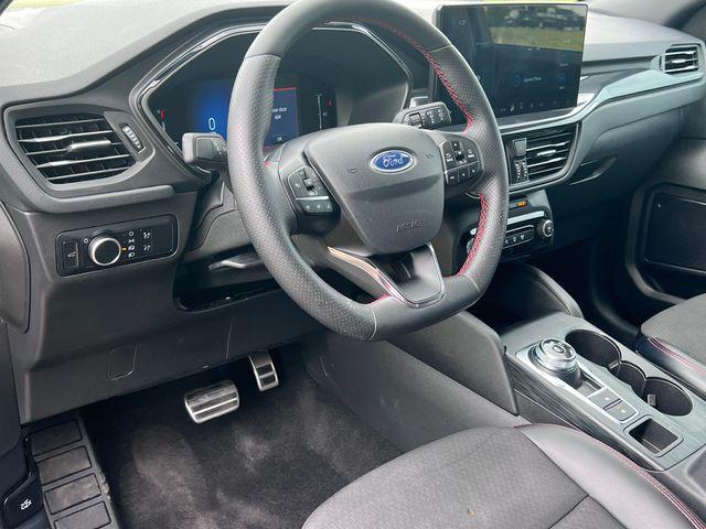 used 2024 Ford Escape car, priced at $25,999