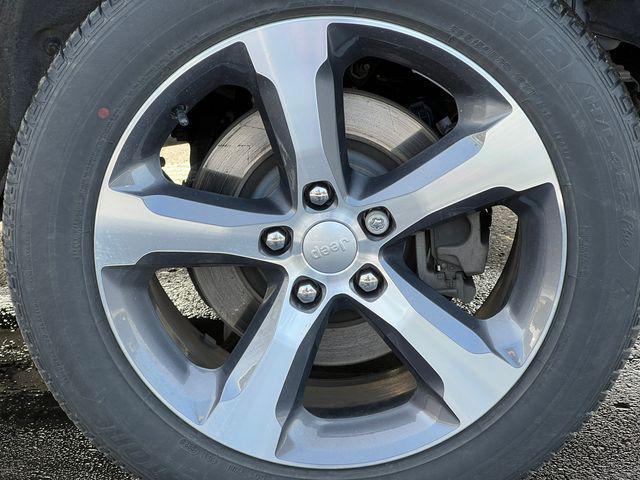 used 2024 Jeep Grand Cherokee L car, priced at $36,999