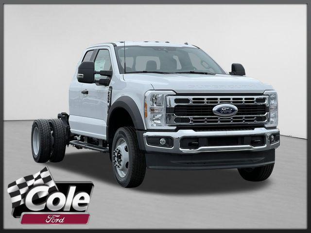 new 2025 Ford F-450 car, priced at $58,060