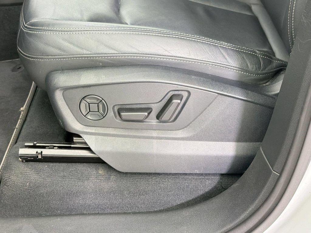 Audi Q7 view 13