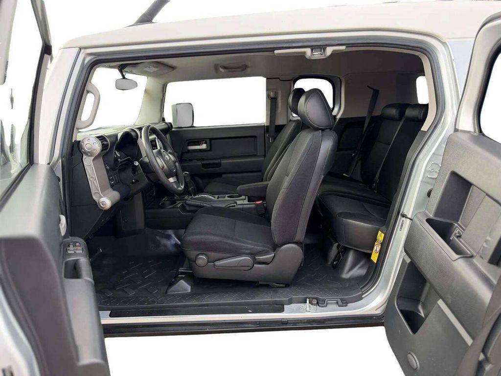 used 2007 Toyota FJ Cruiser car, priced at $14,995