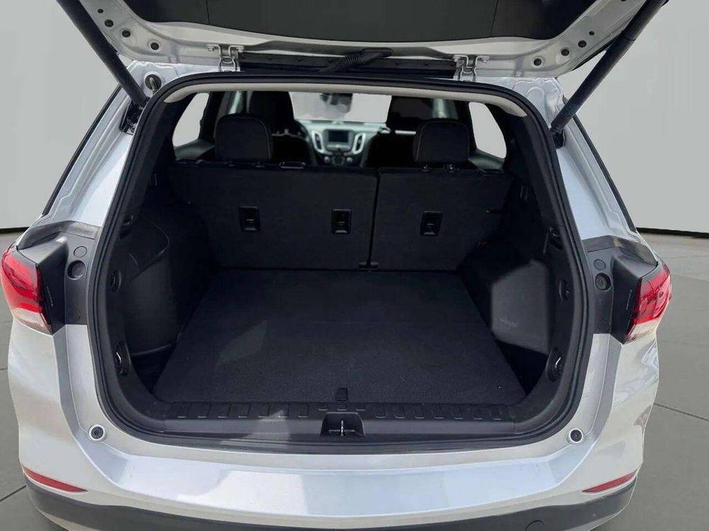 used 2022 Chevrolet Equinox car, priced at $10,995