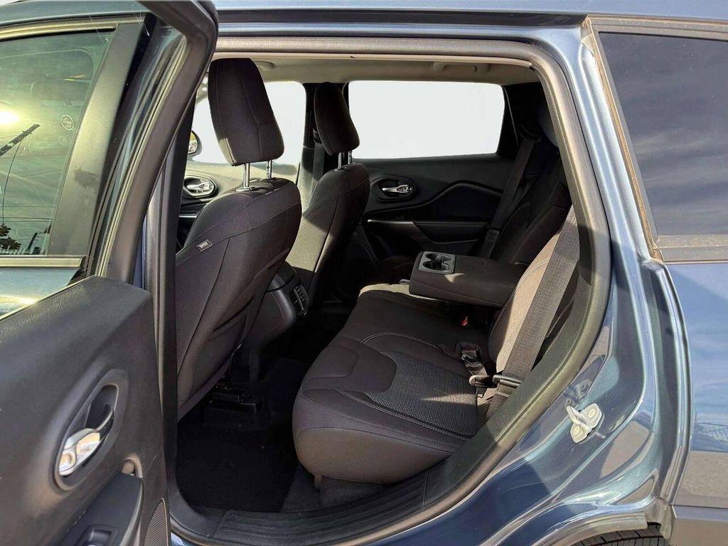 used 2020 Jeep Cherokee car, priced at $9,995