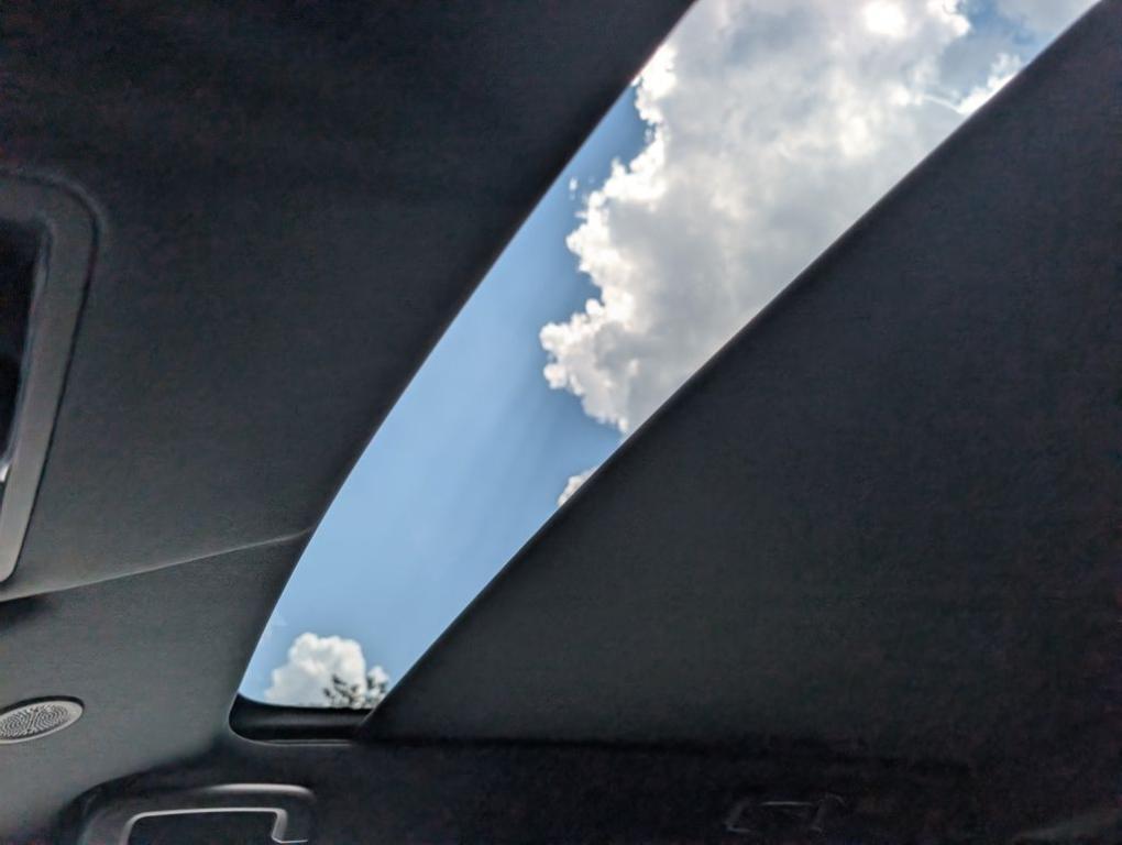 Land Rover Discovery Sport view 21