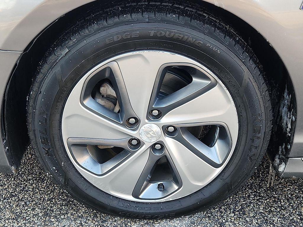 used 2017 Hyundai Sonata Hybrid car, priced at $9,354