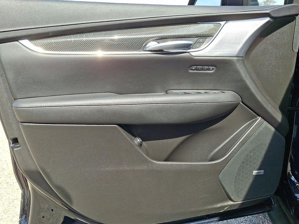 used 2021 Cadillac XT5 car, priced at $26,869