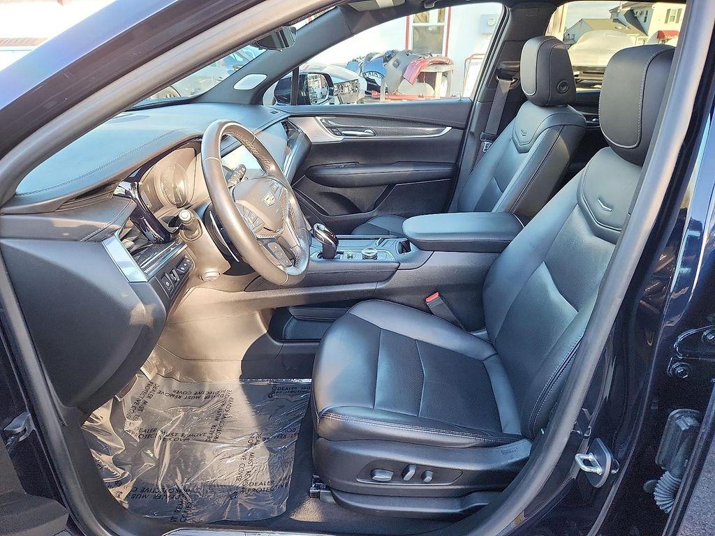 used 2021 Cadillac XT5 car, priced at $29,941