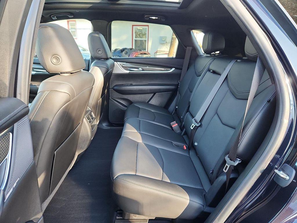 used 2021 Cadillac XT5 car, priced at $29,941