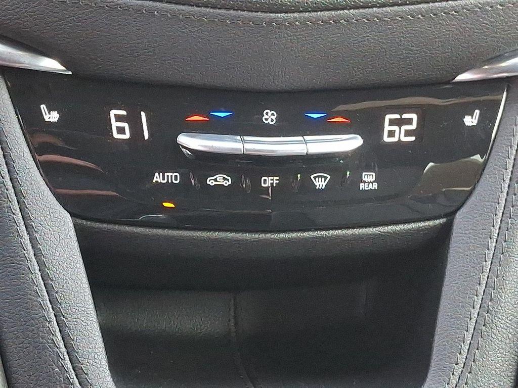 used 2021 Cadillac XT5 car, priced at $26,869