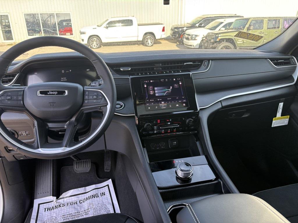 new 2025 Jeep Grand Cherokee car, priced at $46,135