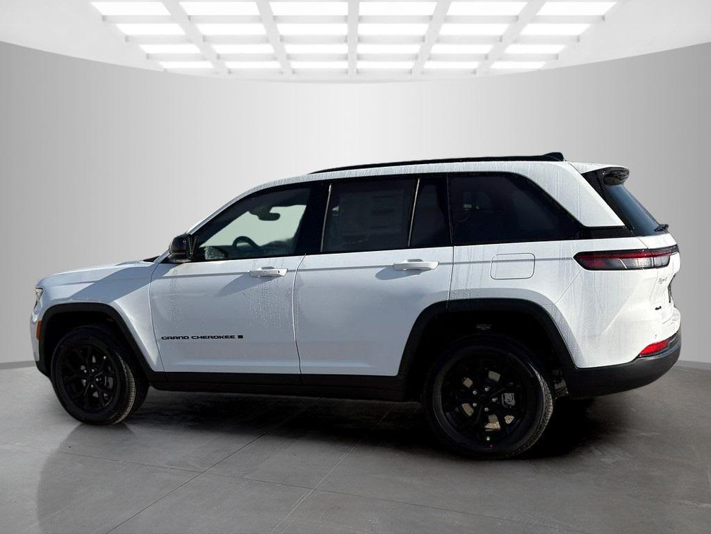 new 2025 Jeep Grand Cherokee car, priced at $46,135