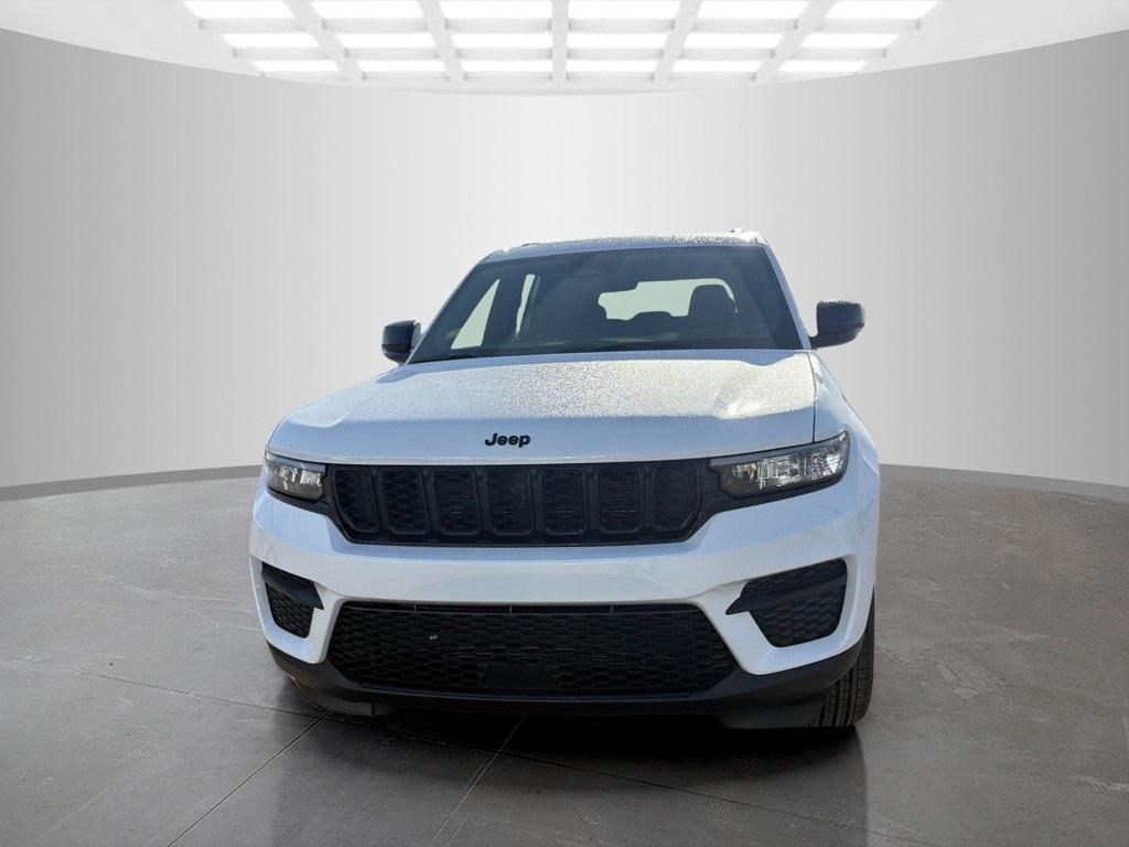 new 2025 Jeep Grand Cherokee car, priced at $46,135