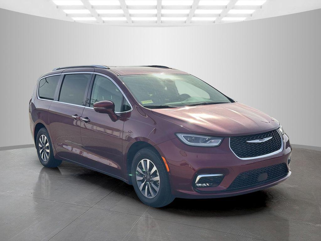 used 2021 Chrysler Pacifica car, priced at $25,995
