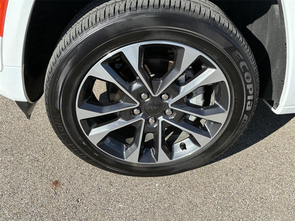 used 2024 Jeep Grand Cherokee car, priced at $43,358