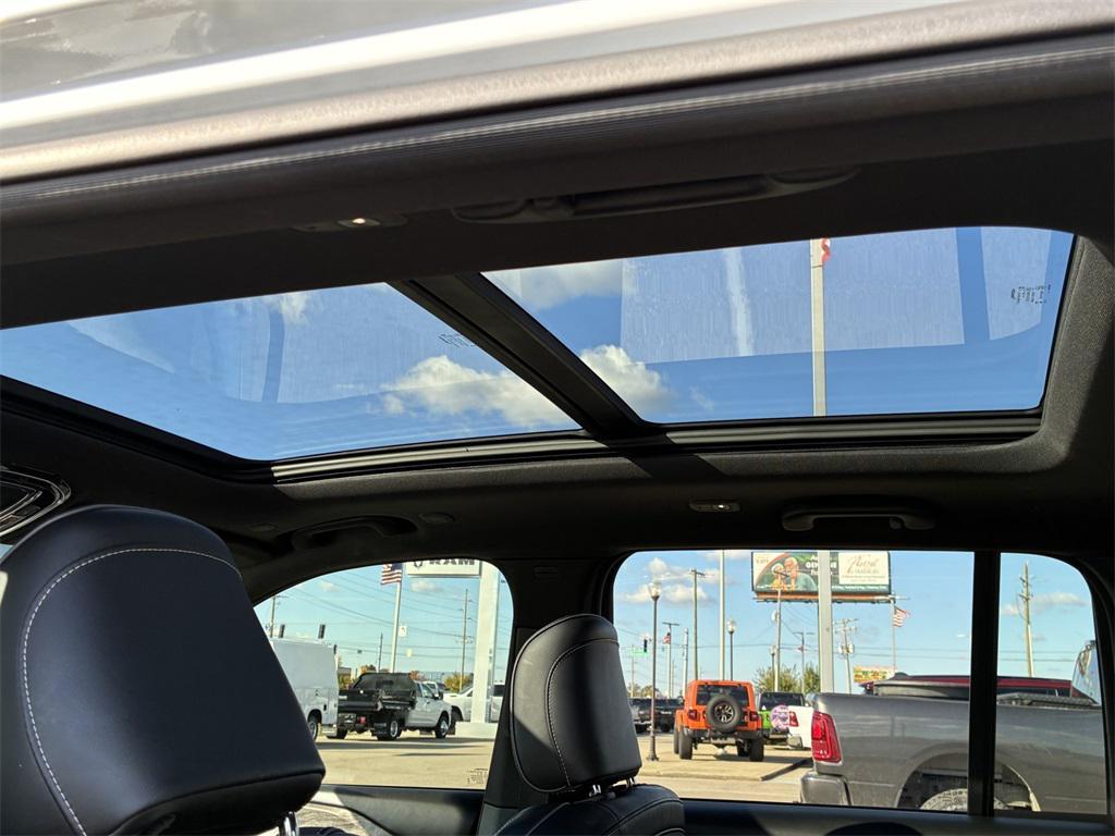 used 2024 Jeep Grand Cherokee car, priced at $43,358